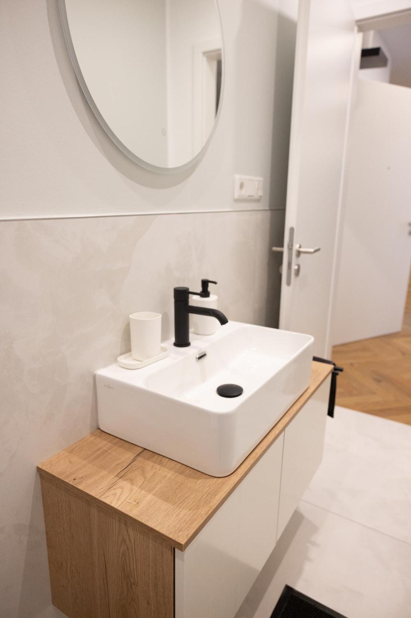 Neubau Apartment Mit Kamin Und Terrasse In Premium Lage Parkplatz Inklusive Bielefeld Eksteriør billede